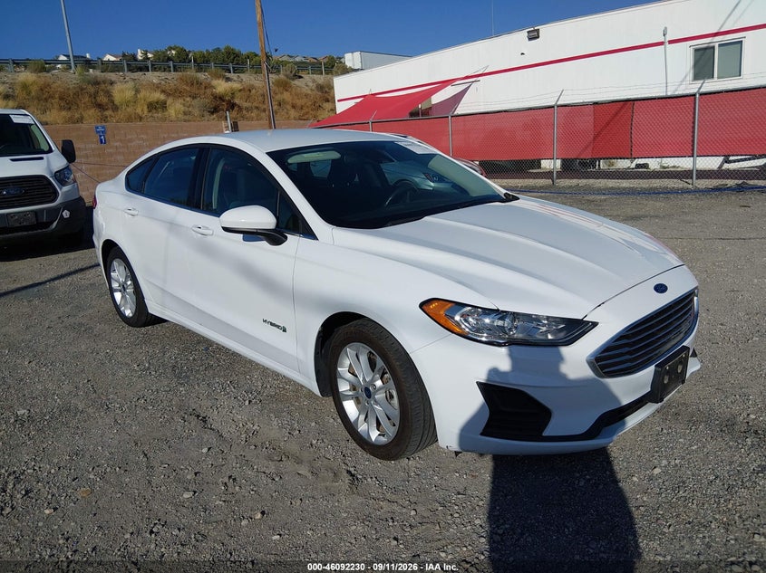 2019 Ford Fusion VIN 3FA6P0LU5KR274128 — IAAI salvage auction photo