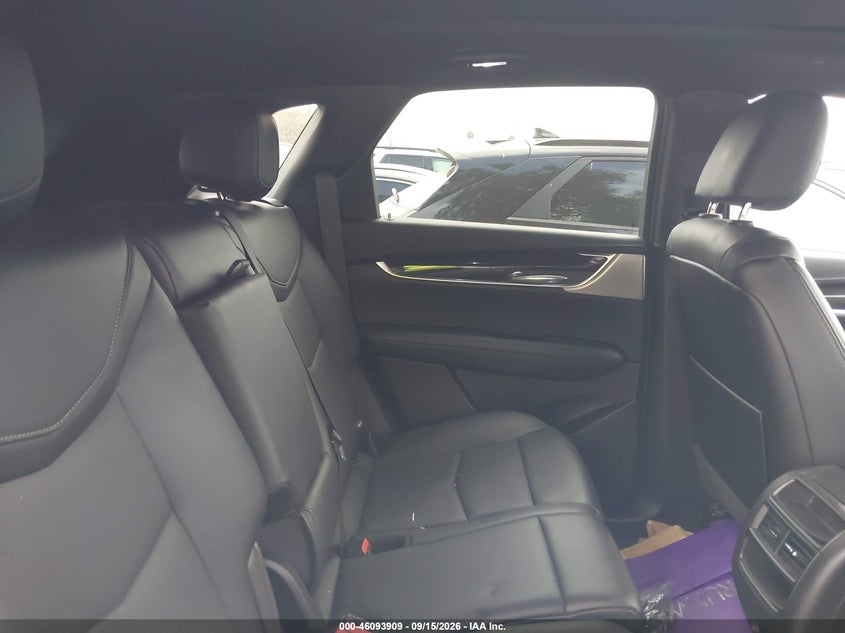 2021 Cadillac Xt5 VIN 1GYKNCRS6MZ149136 IAAI salvage auction — FRONT END, Wait Title, sold $8,175 on 2026-10-07 (photo 8)
