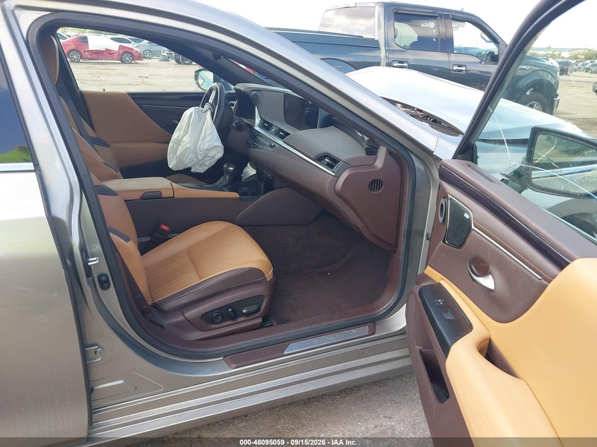 2020 Lexus ES VIN 58AEZ1B19LU057614 IAAI salvage auction — FRONT & REAR, Salvage (Texas), sold $8,200 on 2026-10-25 (photo 5)