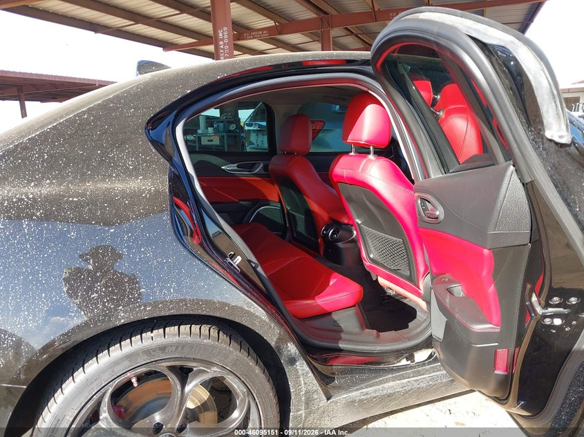 2018 Alfa romeo Giulia VIN ZARFAEEN6J7596125 IAAI salvage auction — WATER/FLOOD, Wait Title, sold $2,800 on 2026-09-20 (photo 8)