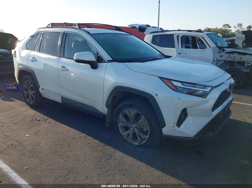 2022 Toyota Rav 4 VIN JTMB6RFV7ND533106 — IAAI salvage auction photo