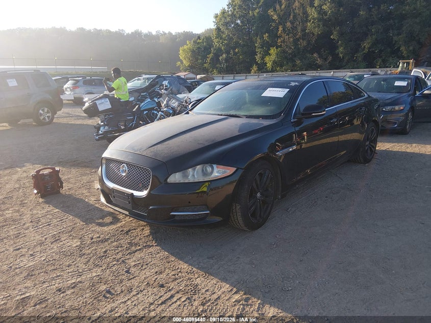 2011 Jaguar Xj series VIN SAJWA2GB2BLV02635 IAAI salvage auction — NORMAL WEAR, Clear (Tennessee), sold $1,275 on 2026-09-19 (photo 2)