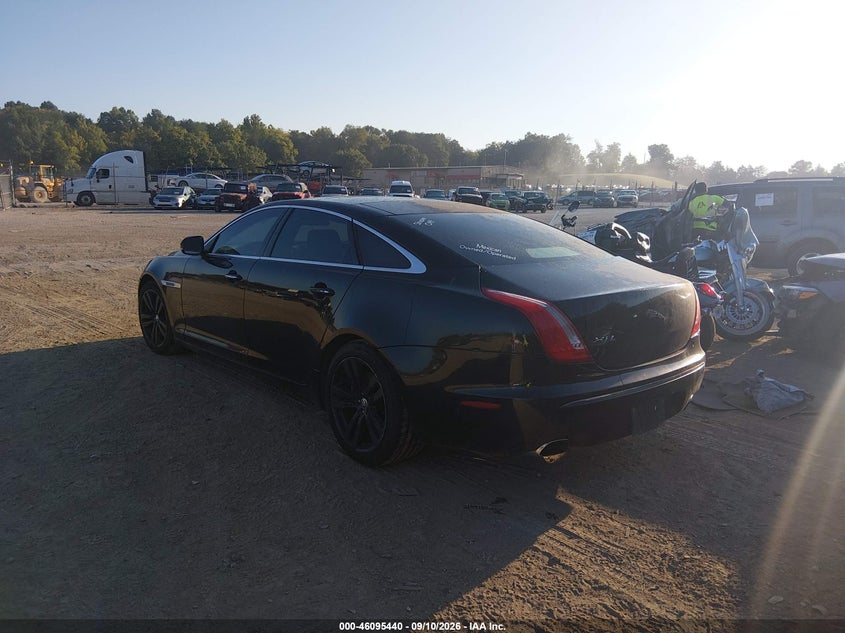 2011 Jaguar Xj series VIN SAJWA2GB2BLV02635 IAAI salvage auction — NORMAL WEAR, Clear (Tennessee), sold $1,275 on 2026-09-19 (photo 3)