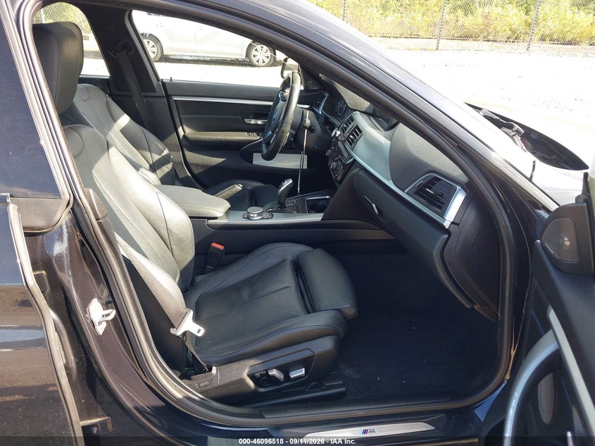 2019 BMW 4er VIN WBA4J3C5XKBL05985 IAAI salvage auction — REAR END, Wait Title, sold $8,600 on 2026-10-09 (photo 5)