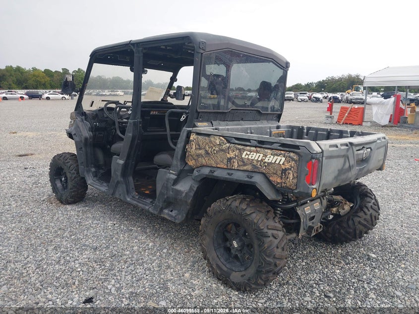 2021 Can-am/ brp Traxter VIN 3JBUCAX42MK002261 IAAI salvage auction — REAR END, Wait Title, sold $5,600 on 2026-09-29 (photo 3)