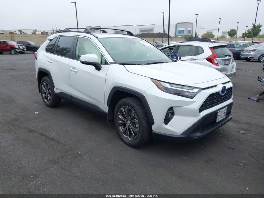 2024 Toyota Rav 4 VIN JTMB6RFV1RJ058656 IAAI salvage auction — SIDE, Wait Title, sold $15,725 on 2026-10-09 (photo 1)