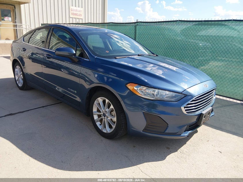 2019 Ford Fusion VIN 3FA6P0LU9KR190846 — IAAI salvage auction photo