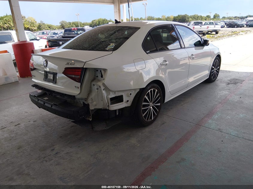 2016 Volkswagen Jetta VIN 3VWD17AJ2GM392563 IAAI salvage auction — REAR END, Rebuildable (Florida), sold $2,450 on 2026-09-27 (photo 4)