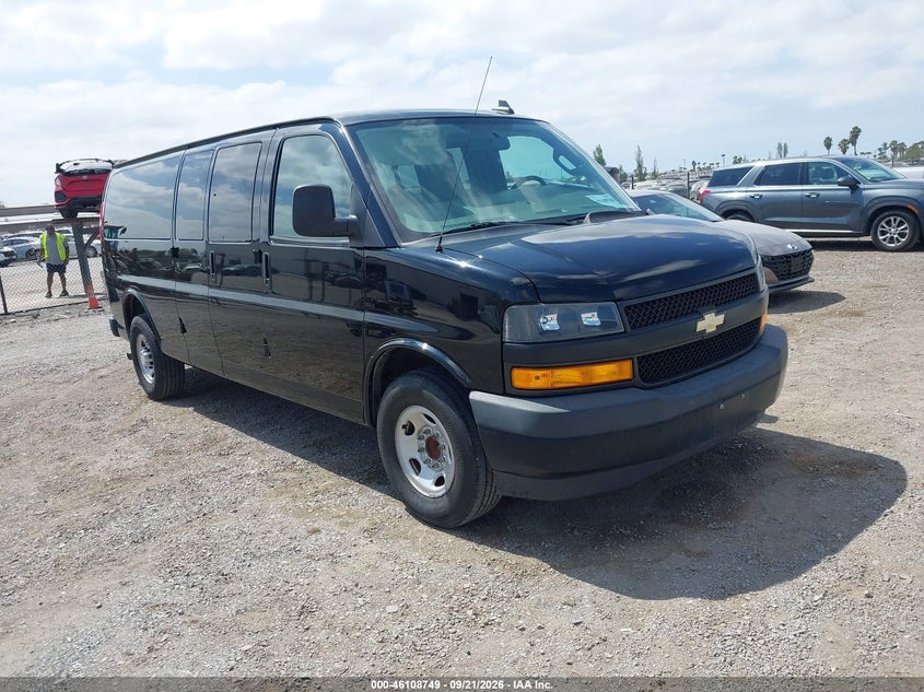 2019 Chevrolet Express 3500 VIN 1GAZGNFG1K1323385 — IAAI salvage auction photo
