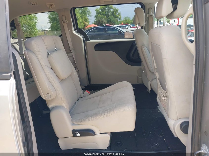 2016 Dodge Caravan VIN 2C4RDGBG8GR155345 IAAI salvage auction — NORMAL WEAR, Wait Title, sold $50 on 2026-09-26 (photo 8)