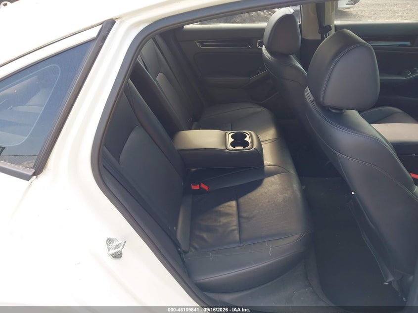 2022 Honda Civic VIN 2HGFE1F99NH326097 IAAI salvage auction — EXTERIOR BURN, Salvage (Pennsylvania), sold $5,900 on 2026-10-17 (photo 8)