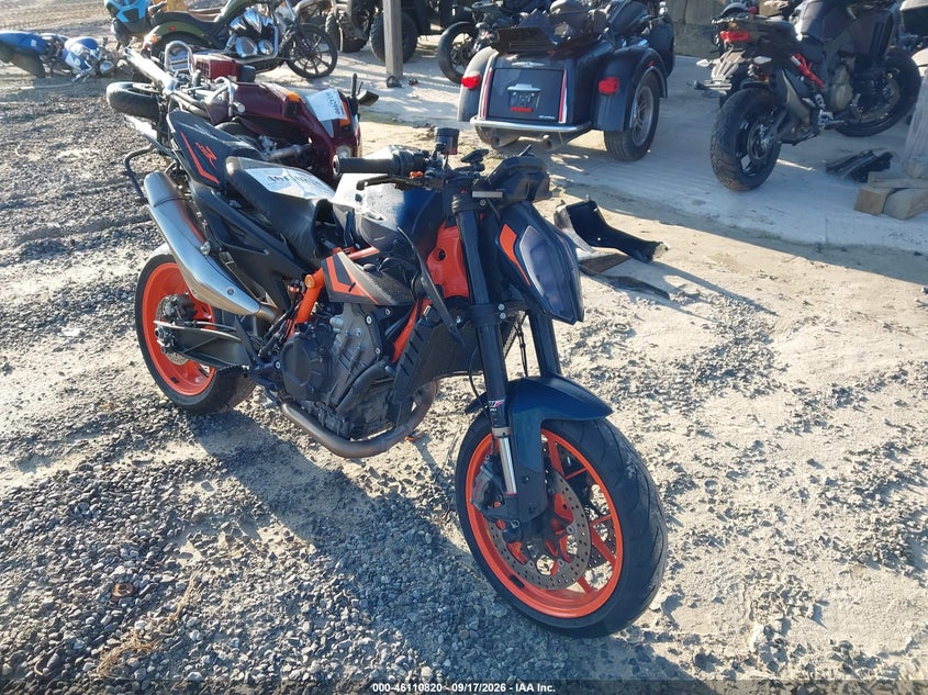 2022 Ktm 890 adventure VIN VBKTU9400NM830167 IAAI salvage auction — LEFT & RIGHT, Salvage (North Carolina), sold $3,025 on 2026-10-06 (photo 1)