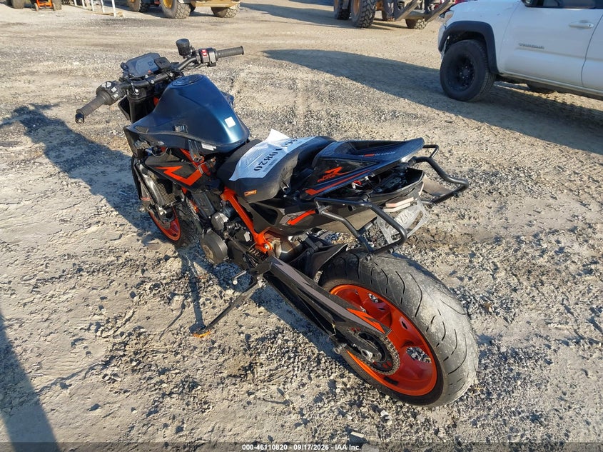2022 Ktm 890 adventure VIN VBKTU9400NM830167 IAAI salvage auction — LEFT & RIGHT, Salvage (North Carolina), sold $3,025 on 2026-10-06 (photo 3)