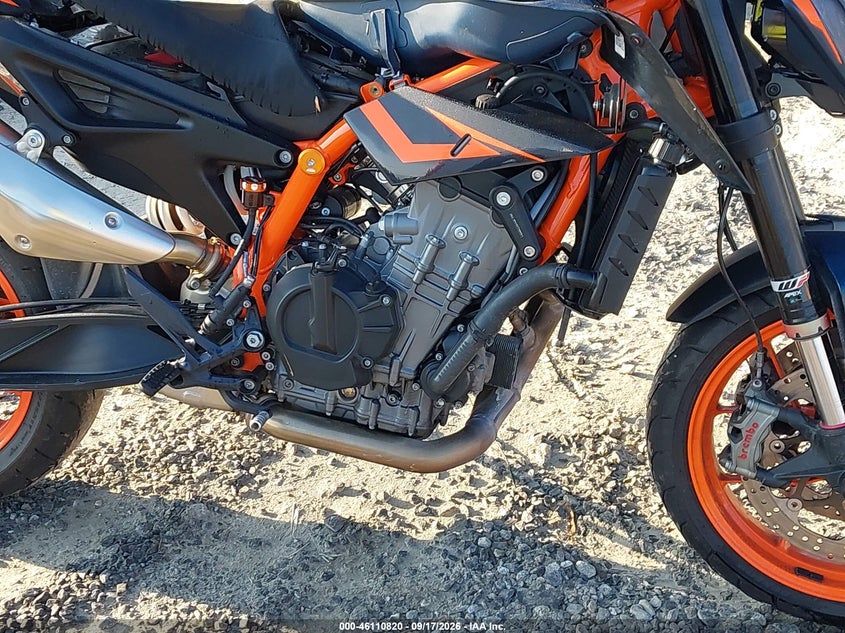 2022 Ktm 890 adventure VIN VBKTU9400NM830167 IAAI salvage auction — LEFT & RIGHT, Salvage (North Carolina), sold $3,025 on 2026-10-06 (photo 8)