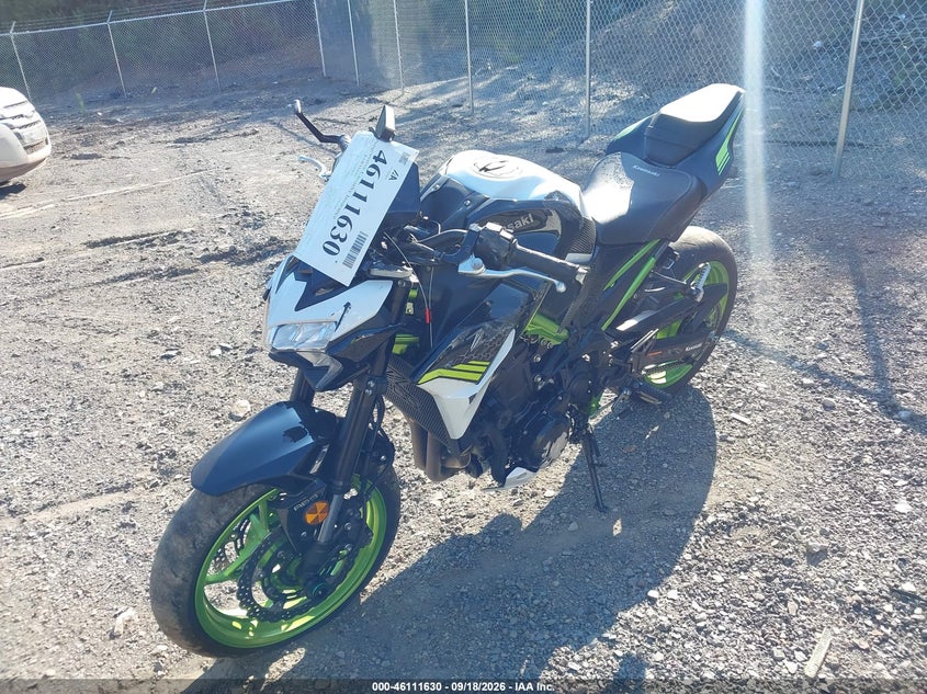 2021 Kawasaki Zr900 VIN ML5ZRDF12MDA43917 IAAI salvage auction — SIDE, Salvage (Alabama), sold $650 on 2026-10-21 (photo 2)