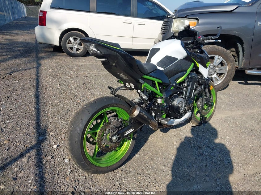 2021 Kawasaki Zr900 VIN ML5ZRDF12MDA43917 IAAI salvage auction — SIDE, Salvage (Alabama), sold $650 on 2026-10-21 (photo 4)