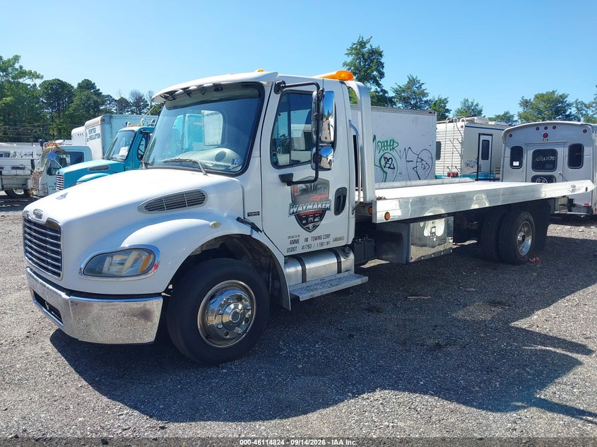 2005 Freightliner M2 106 VIN 1FVACWCT95HU96031 IAAI salvage auction — Normal Wear & Tear, Clear, sold $15,500 on 2026-10-13 (photo 2)