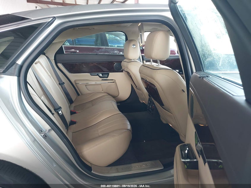 2012 Jaguar Xj VIN SAJWA2GB3CLV36858 IAAI salvage auction — Unknown, Wait Title, sold $0 on 2026-10-16 (photo 8)