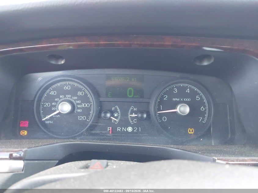 2010 Lincoln TOWN CAR VIN 2LNBL8CVXAX751076 IAAI salvage auction — FRONT END, Clear (New York), sold $625 on 2026-10-02 (photo 7)
