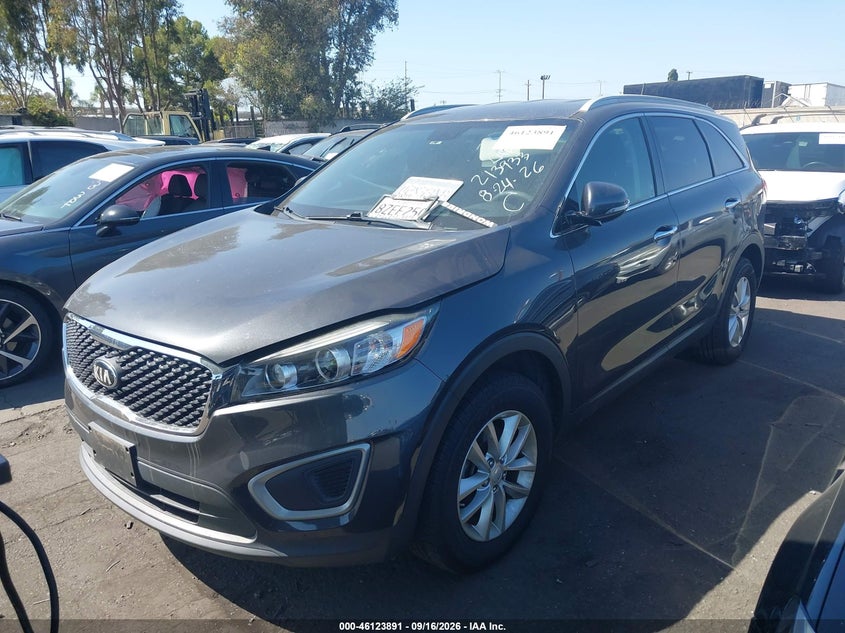 2016 Kia Sorento VIN 5XYPG4A32GG179253 IAAI salvage auction — VANDALISM, Wait Title, sold $1,100 on 2026-10-07 (photo 2)