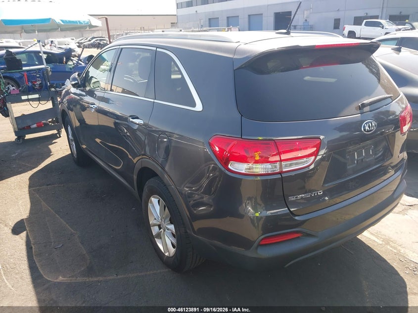 2016 Kia Sorento VIN 5XYPG4A32GG179253 IAAI salvage auction — VANDALISM, Wait Title, sold $1,100 on 2026-10-07 (photo 3)