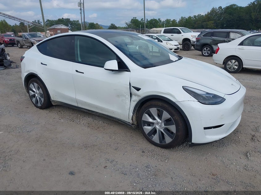 2023 Tesla Model y VIN 7SAYGDEE0PF758817 IAAI salvage auction — SIDE, Wait Title, sold $13,100 on 2026-10-08 (photo 1)