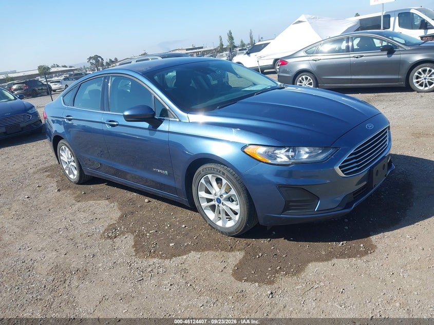 2019 Ford Fusion VIN 3FA6P0LU4KR274203 — IAAI salvage auction photo