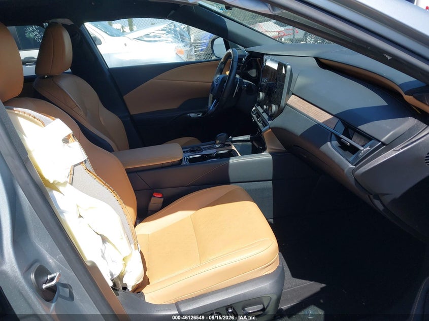 2025 Lexus Rx VIN JTJCHMAA3S2021157 IAAI salvage auction — RIGHT SIDE, Wait Title, sold $29,900 on 2026-10-05 (photo 5)