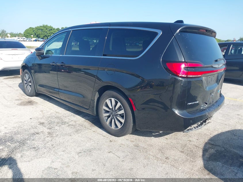 2023 Chrysler Pacifica VIN 2C4RC1L71PR626282 IAAI salvage auction — REAR END, Clear (California), sold $11,950 on 2026-10-08 (photo 3)