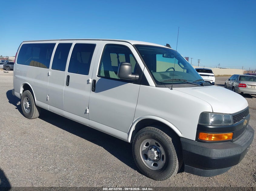 2019 Chevrolet Express 3500 VIN 1GAZGNFG8K1335209 — IAAI salvage auction photo