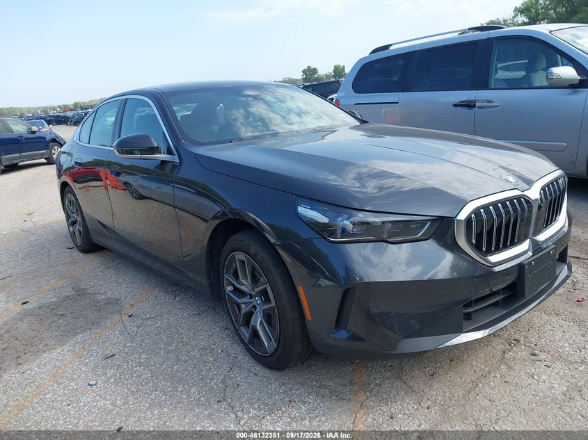 2027 BMW 5er VIN WBA53FJ00VCY13100 — IAAI salvage auction photo