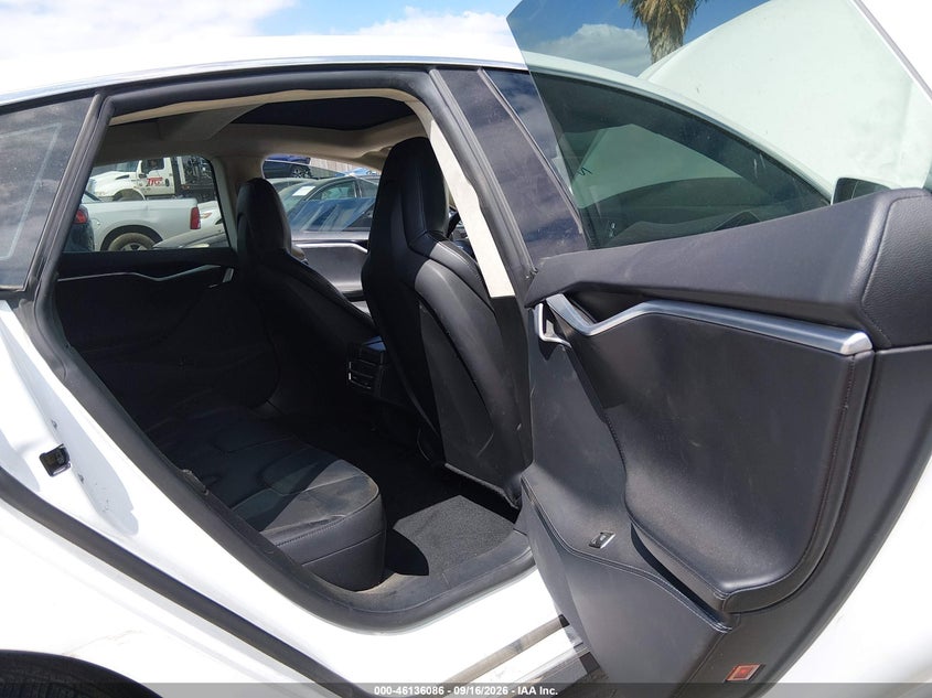 2015 Tesla Model s VIN 5YJSA1S24FF093867 IAAI salvage auction — NORMAL WEAR, Clear - Dealer Only (California), sold $25 on 2026-09-27 (photo 8)