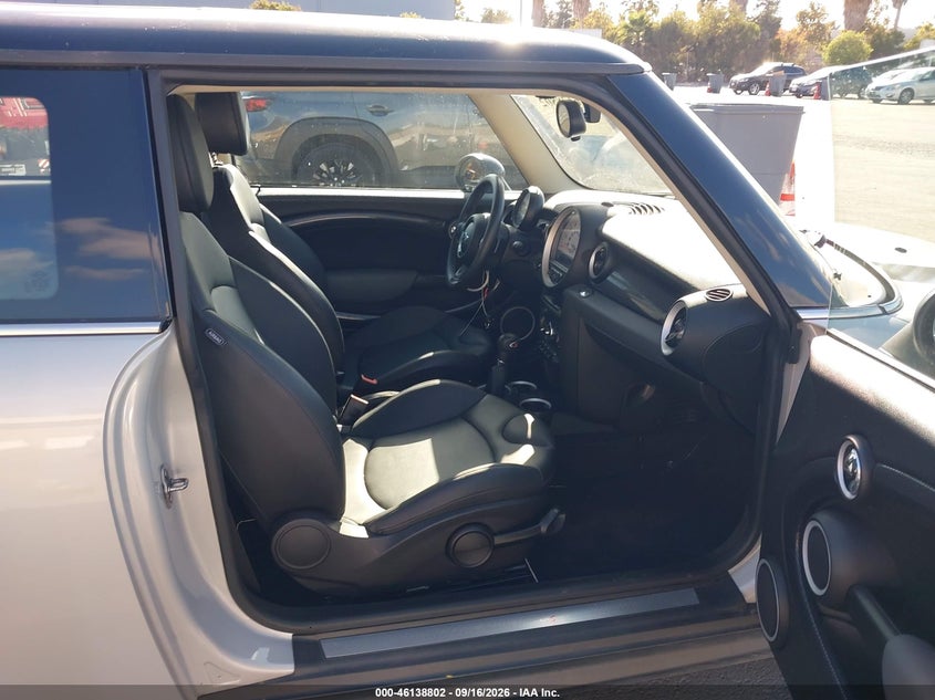 2012 Mini VIN WMWSV3C50CT385319 IAAI salvage auction — MECHANICAL, Wait Title, sold $1,100 on 2026-09-28 (photo 5)