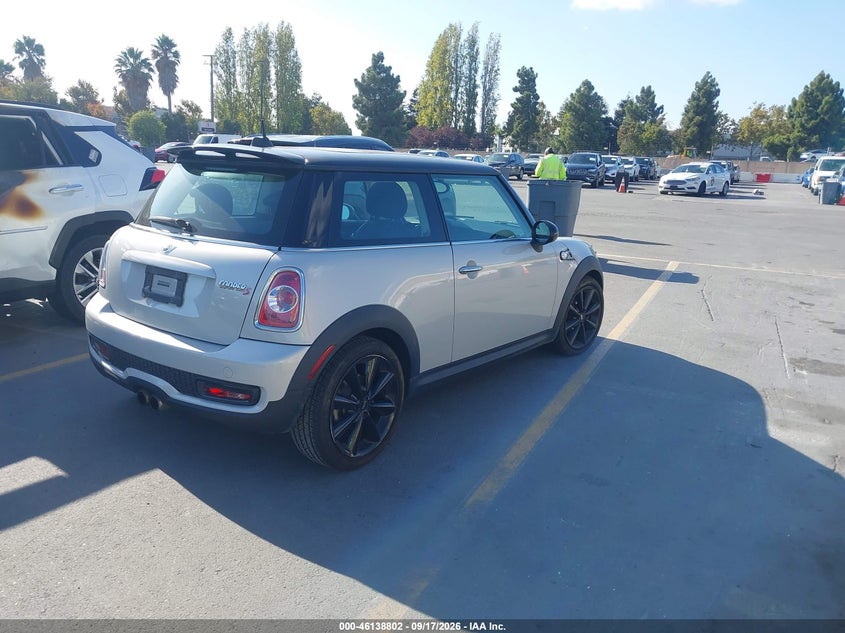 2012 Mini VIN WMWSV3C50CT385319 IAAI salvage auction — MECHANICAL, Wait Title, sold $1,100 on 2026-09-28 (photo 4)