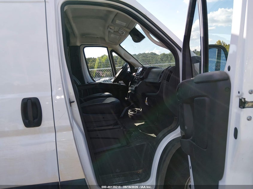 2026 Ram Promaster city VIN 3C6LRVDG3TE180066 IAAI salvage auction — ROOF, Wait Title, sold $30,250 on 2026-09-30 (photo 5)