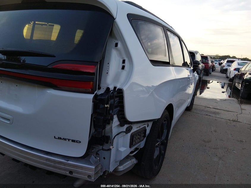 2025 Chrysler Pacifica VIN 2C4RC1GG7SR569850 IAAI salvage auction — NORMAL WEAR, Enterprise Vehicles Clear Only (Nevada), sold $18,800 on 2026-10-02 (photo 4)
