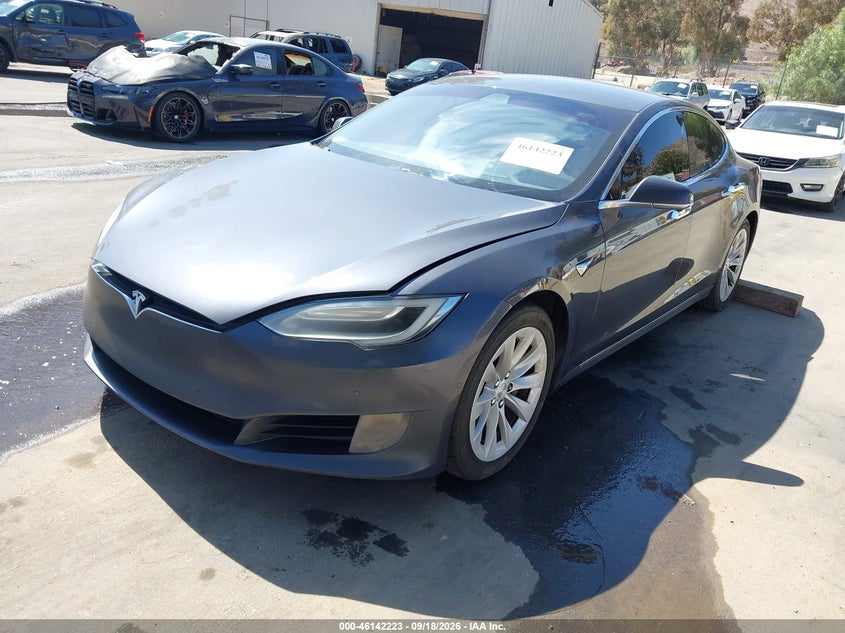 2017 Tesla Model s VIN 5YJSA1E14HF194073 IAAI salvage auction — NORMAL WEAR, Salvage Title, sold $5,150 on 2026-10-11 (photo 2)