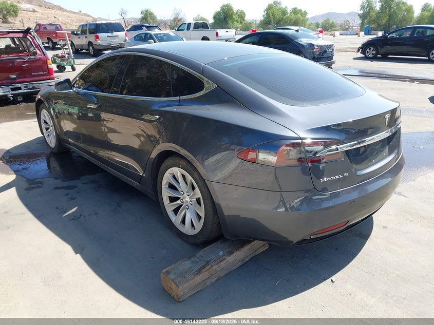 2017 Tesla Model s VIN 5YJSA1E14HF194073 IAAI salvage auction — NORMAL WEAR, Salvage Title, sold $5,150 on 2026-10-11 (photo 3)