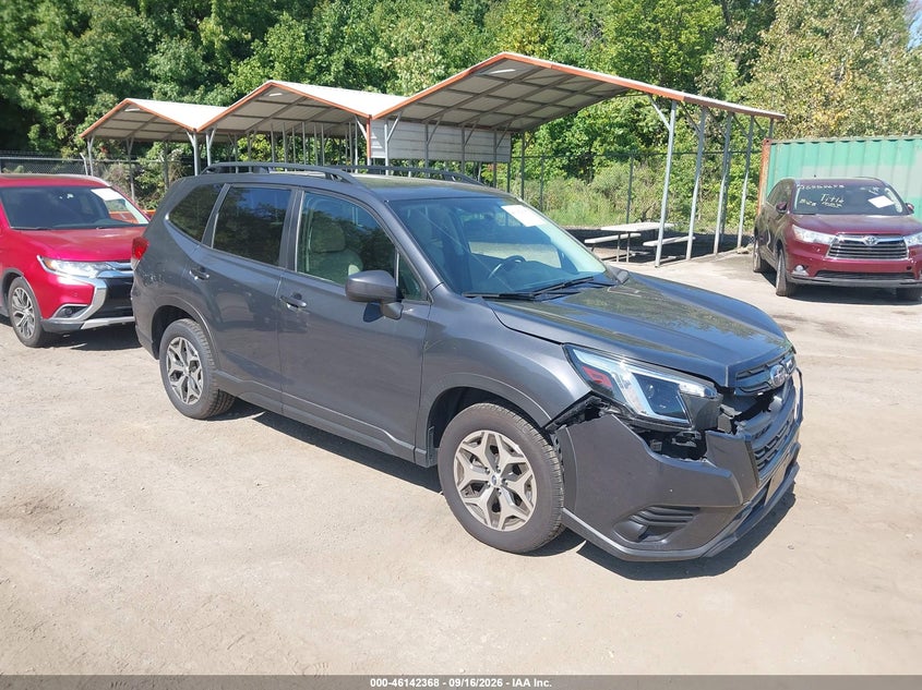 2022 Subaru Forester VIN JF2SKAECXNH464323 — IAAI salvage auction photo