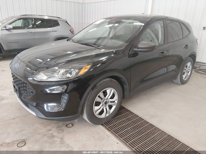 2022 Ford Escape VIN 1FMCU0F63NUB53044 IAAI salvage auction — NORMAL WEAR, SF97 (Oklahoma), sold $10,100 on 2026-10-07 (photo 2)