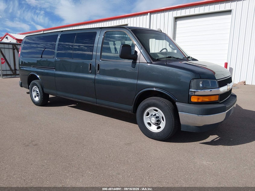 2017 Chevrolet Express 3500 VIN 1GAZGPFG5H1293926 — IAAI salvage auction photo