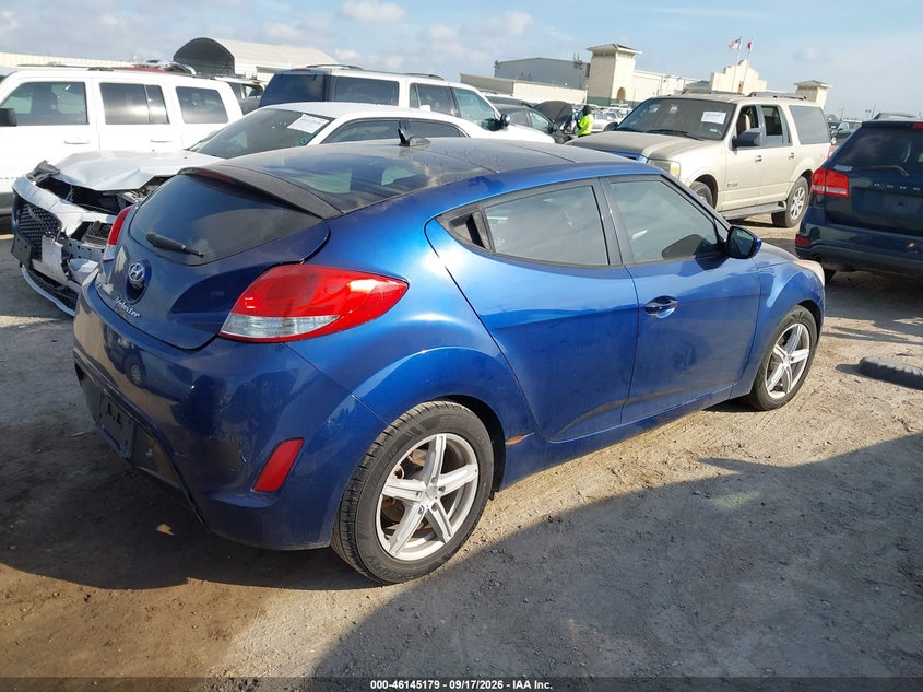 2017 Hyundai Veloster VIN KMHTC6AD7HU323230 IAAI salvage auction — NORMAL WEAR, Original (Texas), sold $1,000 on 2026-09-28 (photo 4)