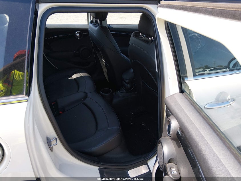 2016 Mini VIN WMWXU3C5XG2D30738 IAAI salvage auction — NORMAL WEAR, Clear (Virginia), sold $525 on 2026-09-27 (photo 8)