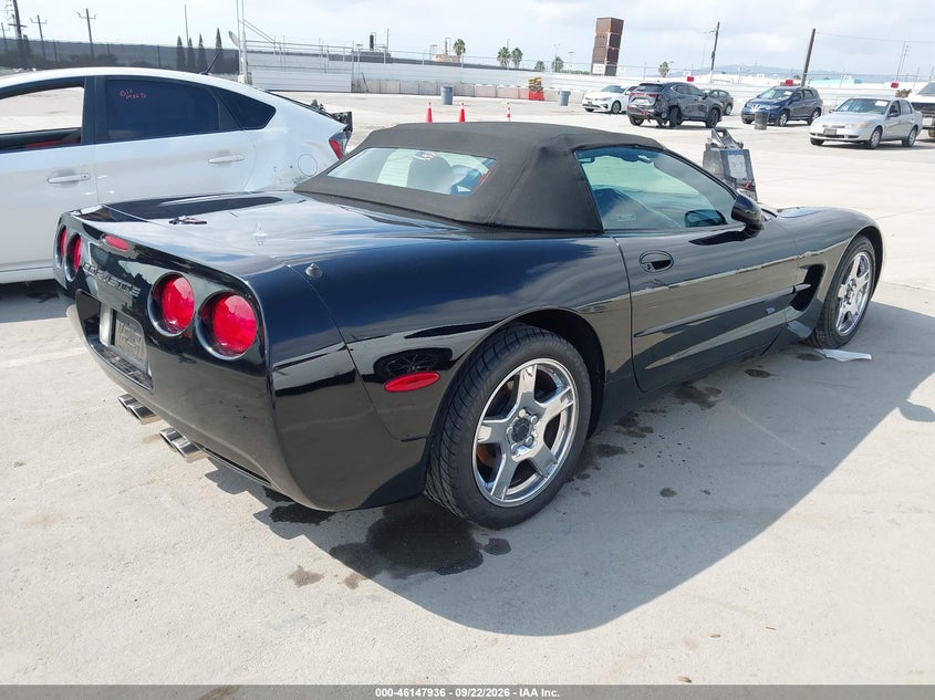 1998 Chevrolet Corvette VIN 1G1YY32G2W5122340 IAAI salvage auction — Normal Wear & Tear, Clear, sold $9,950 on 2026-10-19 (photo 4)