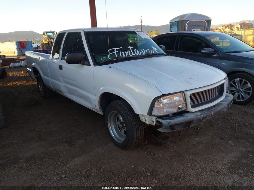 2001 GMC Sonoma VIN 1GTCS19W818245927 IAAI salvage auction — RIGHT SIDE, Salvage (Arizona), sold $750 on 2026-10-06 (photo 1)