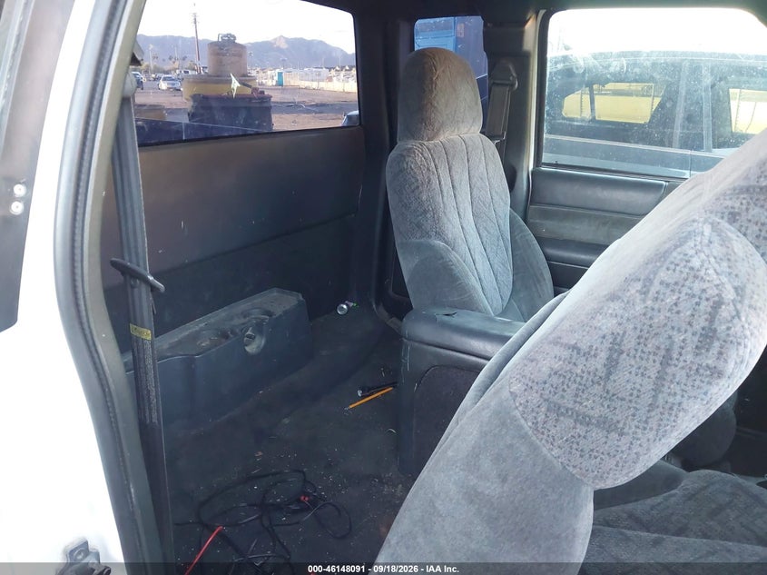 2001 GMC Sonoma VIN 1GTCS19W818245927 IAAI salvage auction — RIGHT SIDE, Salvage (Arizona), sold $750 on 2026-10-06 (photo 8)