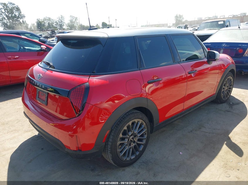 2025 Mini Hardtop VIN WMW53GD06S2W34725 IAAI salvage auction — SIDE, Salvage (California), sold $9,700 on 2026-09-27 (photo 4)