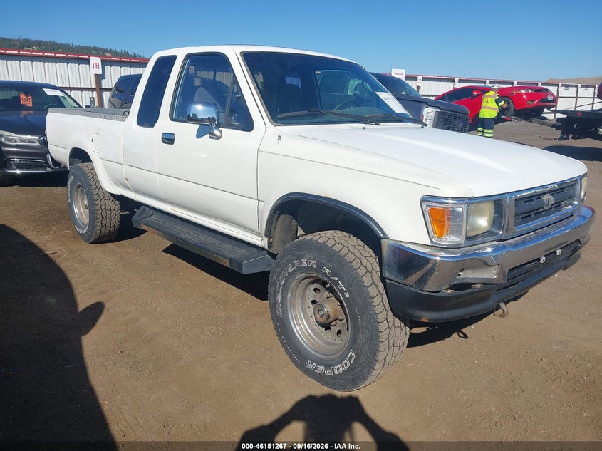 1994 Toyota Pickup VIN JT4VN13G6R5142021 — IAAI salvage auction photo