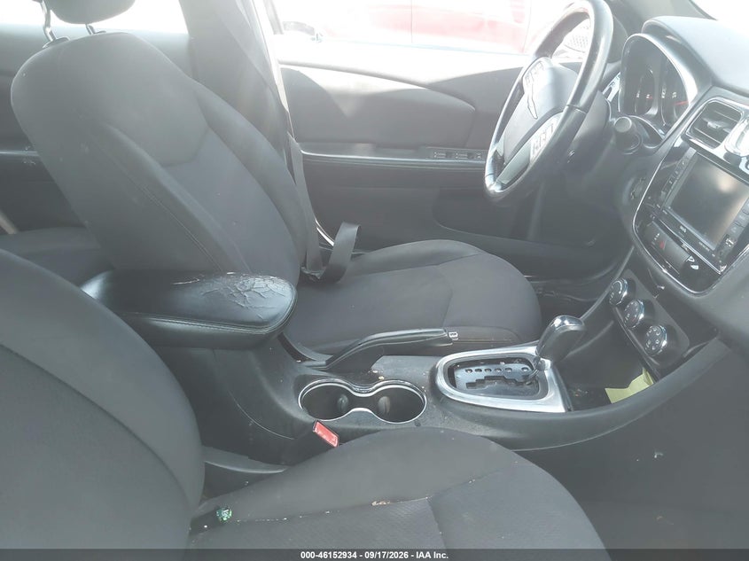 2014 Chrysler 200 VIN 1C3CCBBB7EN185130 IAAI salvage auction — NORMAL WEAR, Repossession Paperwork (Georgia), sold $375 on 2026-10-07 (photo 5)