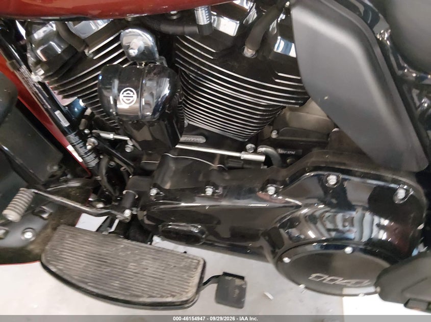 2025 Harley-davidson Tri glide ultra VIN 1HD1MAF19SB851914 IAAI salvage auction — SIDE, Salvage (Tennessee), sold $13,200 on 2026-10-20 (photo 9)